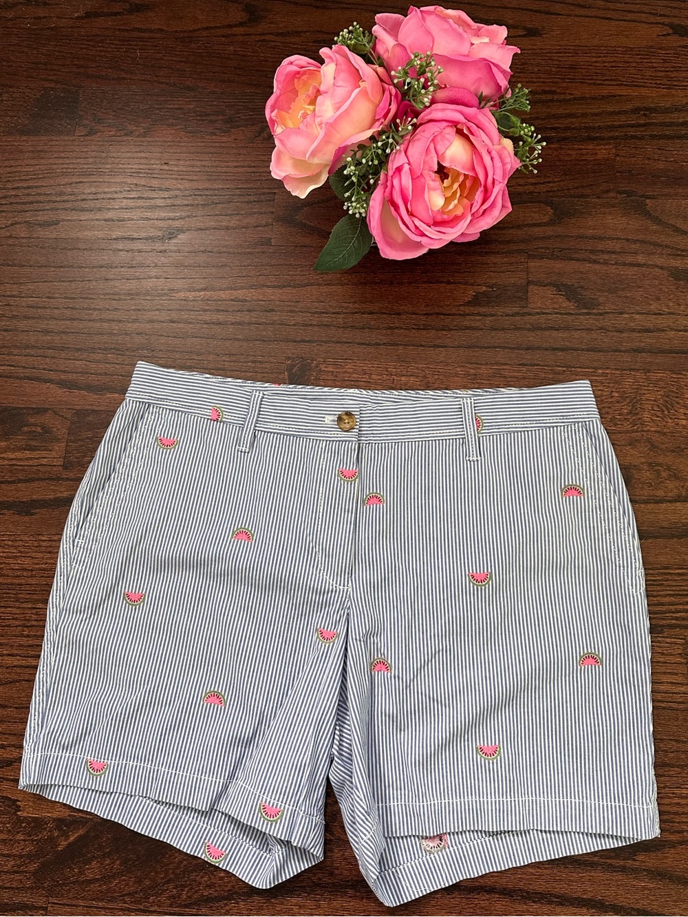 Talbots embroidered Girlfriend Chino Short, size 10P